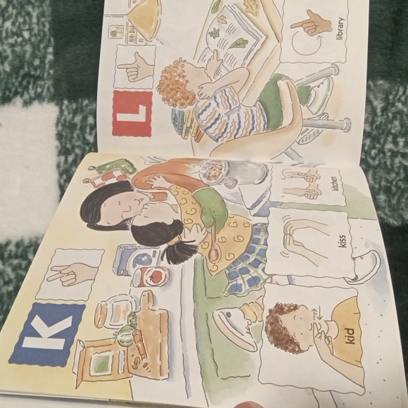 My First Book Of Sign Language - Picture 5 of 6